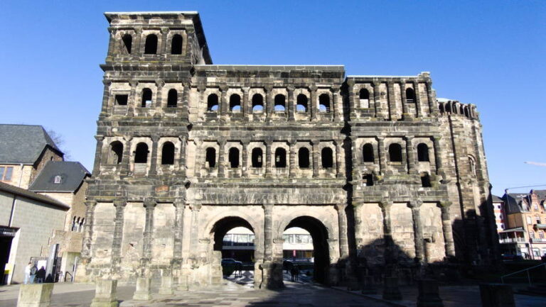 trier011